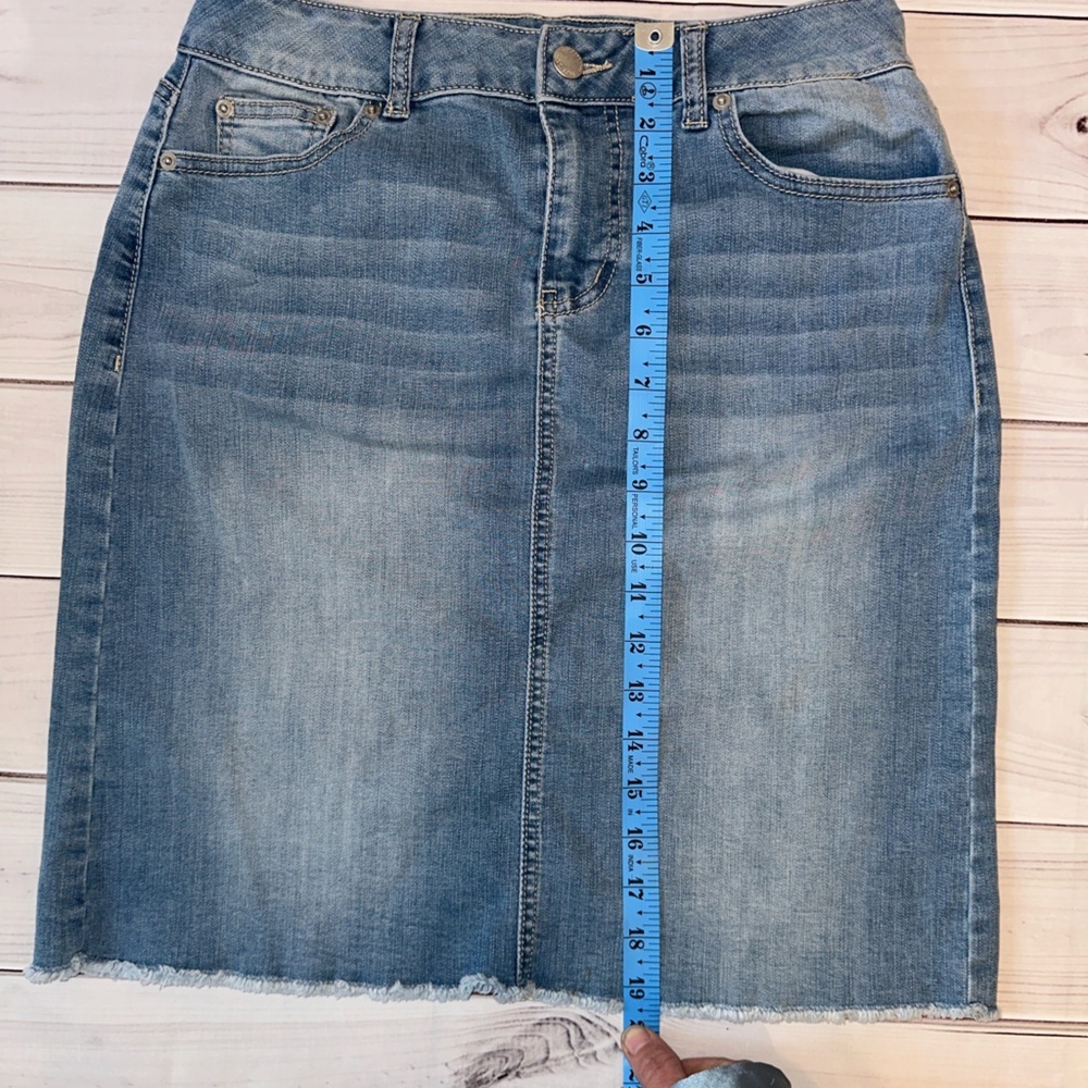 West Sport denim skirt in a size 2 
Spring Summer Office Church Dressy Casual✨ - Picture 5 of 6